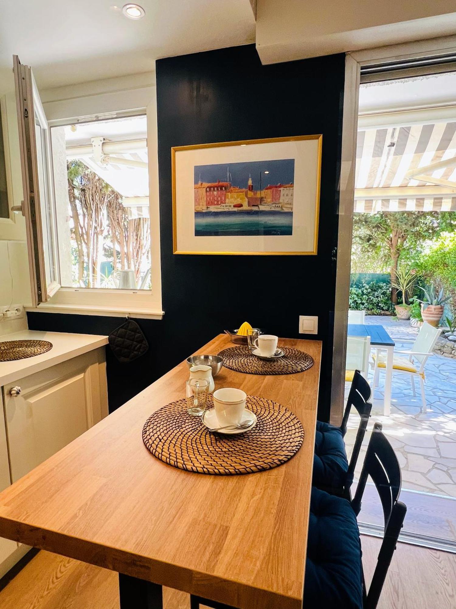 Superbe Appartement Avec Terrasse Jardin Et Parking Prive Saint-Tropez Exterior photo