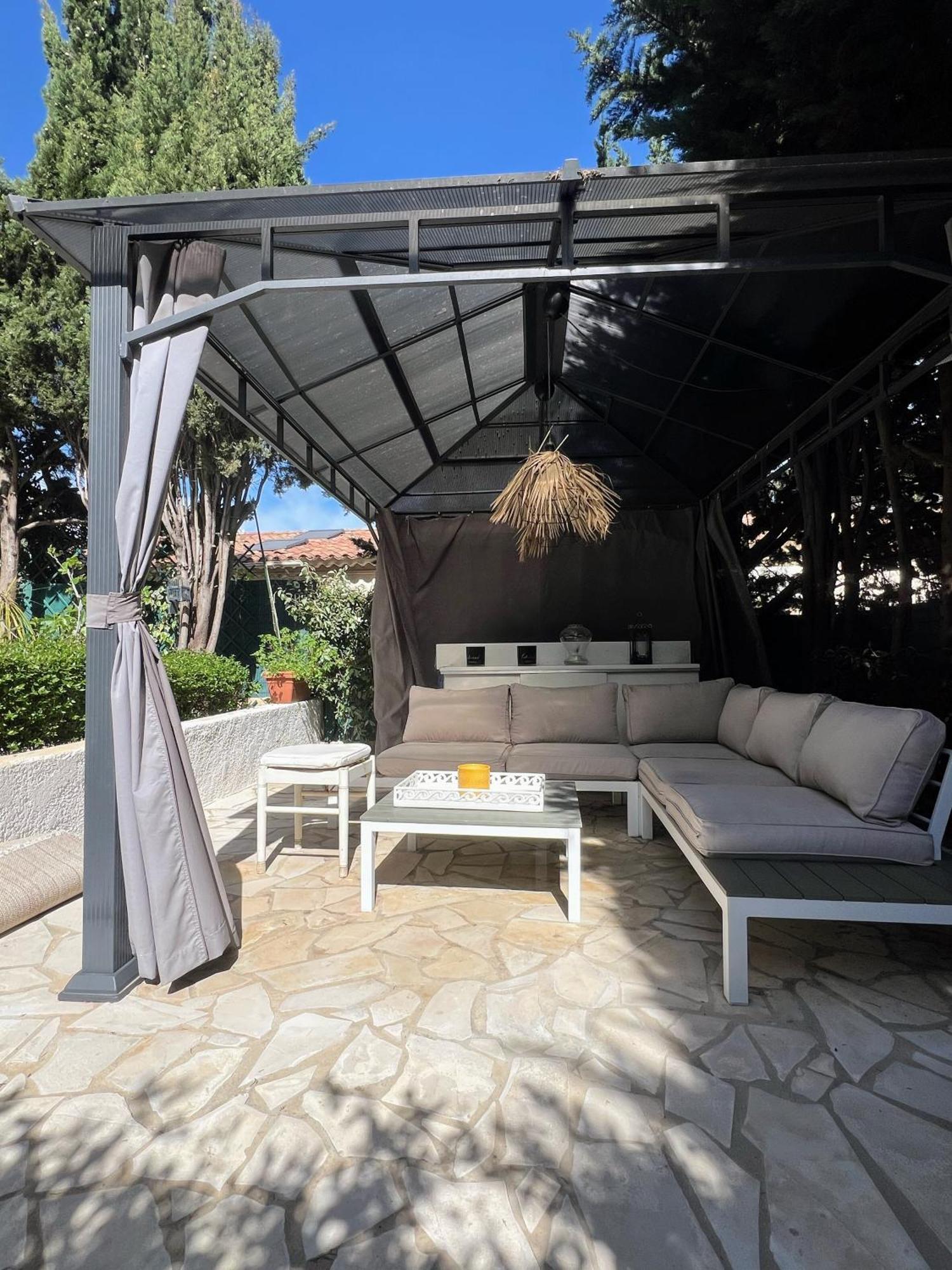 Superbe Appartement Avec Terrasse Jardin Et Parking Prive Saint-Tropez Exterior photo
