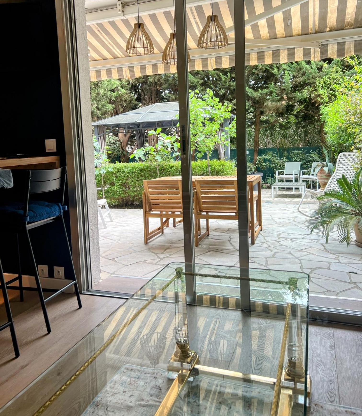 Superbe Appartement Avec Terrasse Jardin Et Parking Prive Saint-Tropez Exterior photo