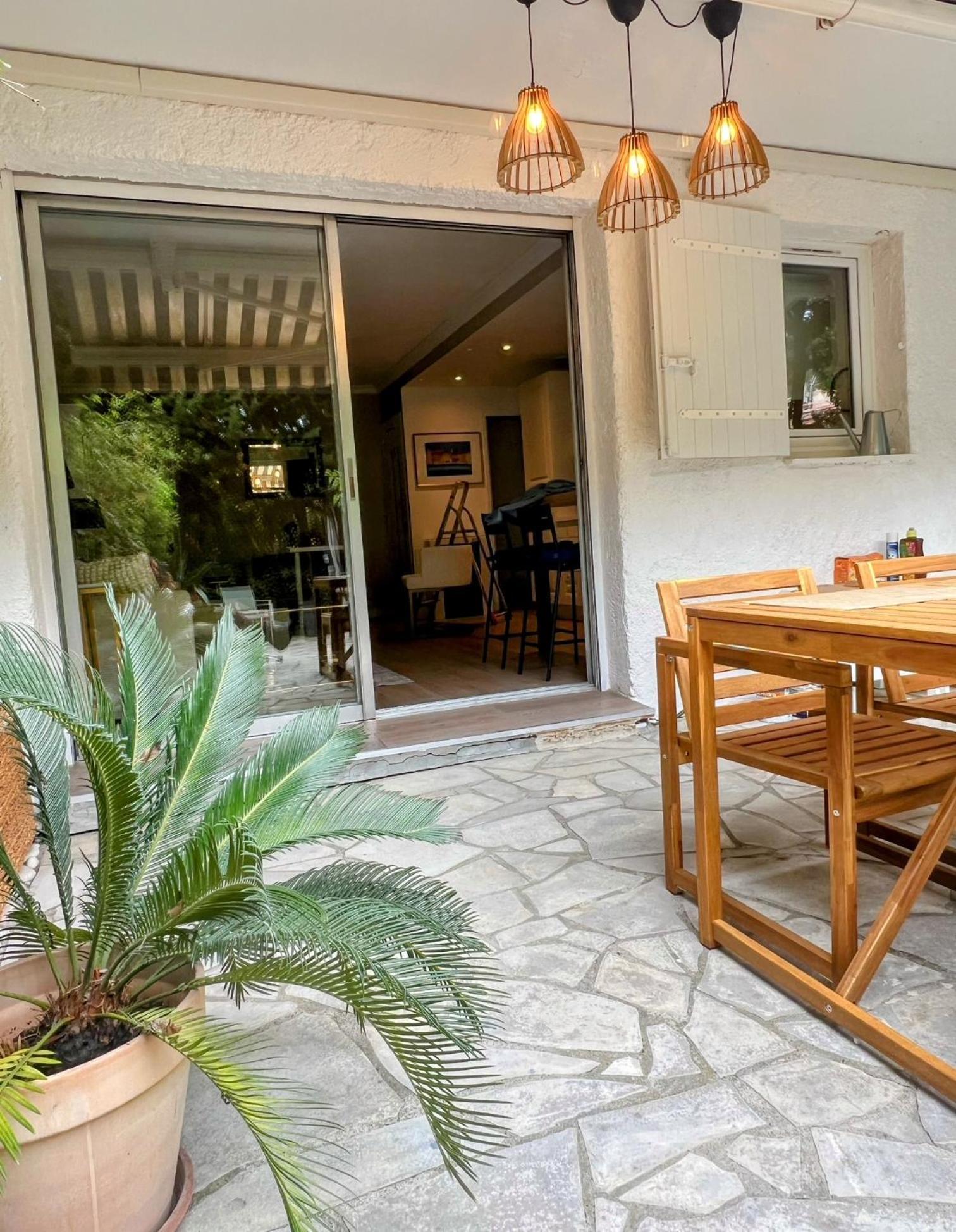Superbe Appartement Avec Terrasse Jardin Et Parking Prive Saint-Tropez Exterior photo