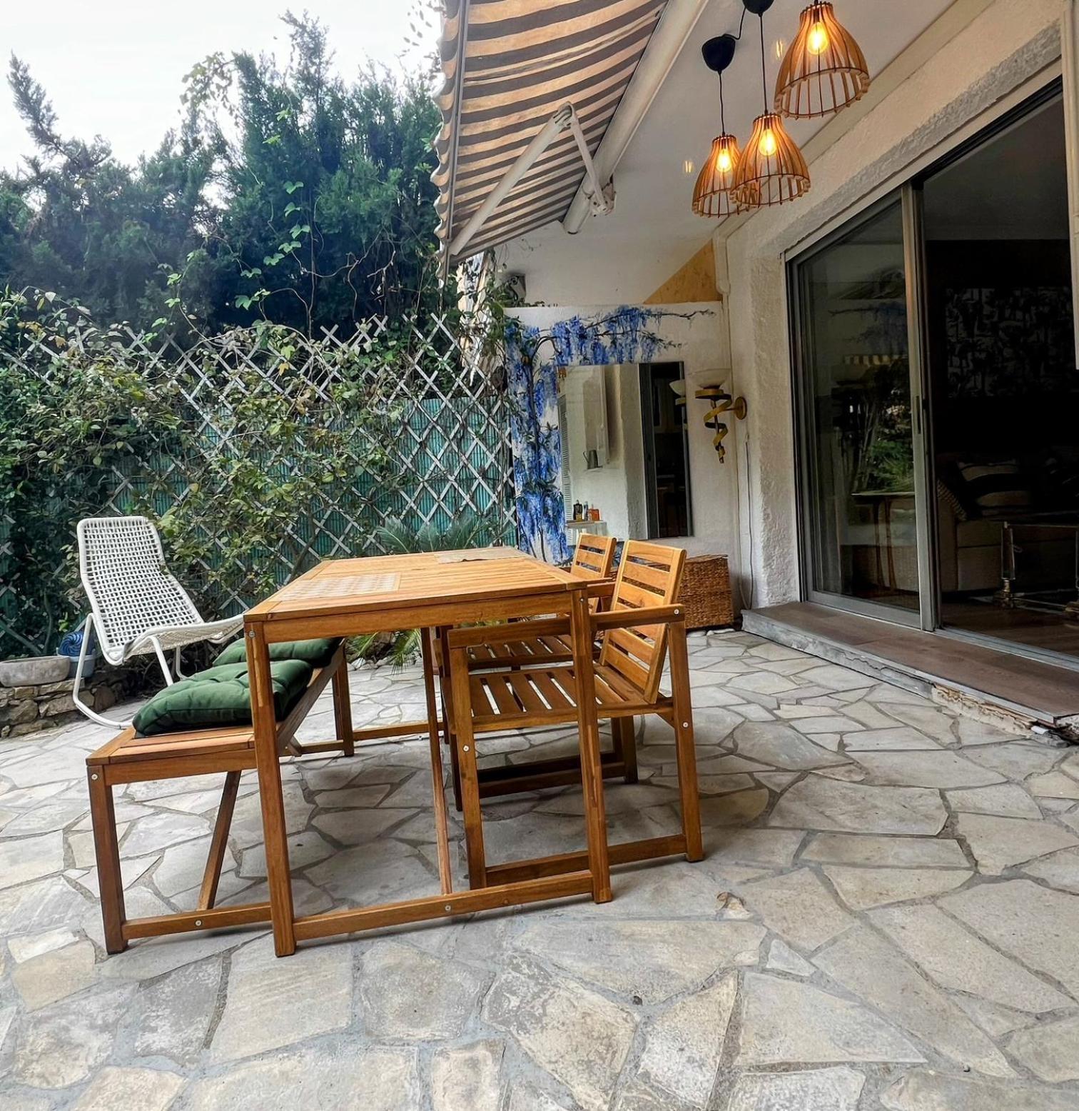 Superbe Appartement Avec Terrasse Jardin Et Parking Prive Saint-Tropez Exterior photo