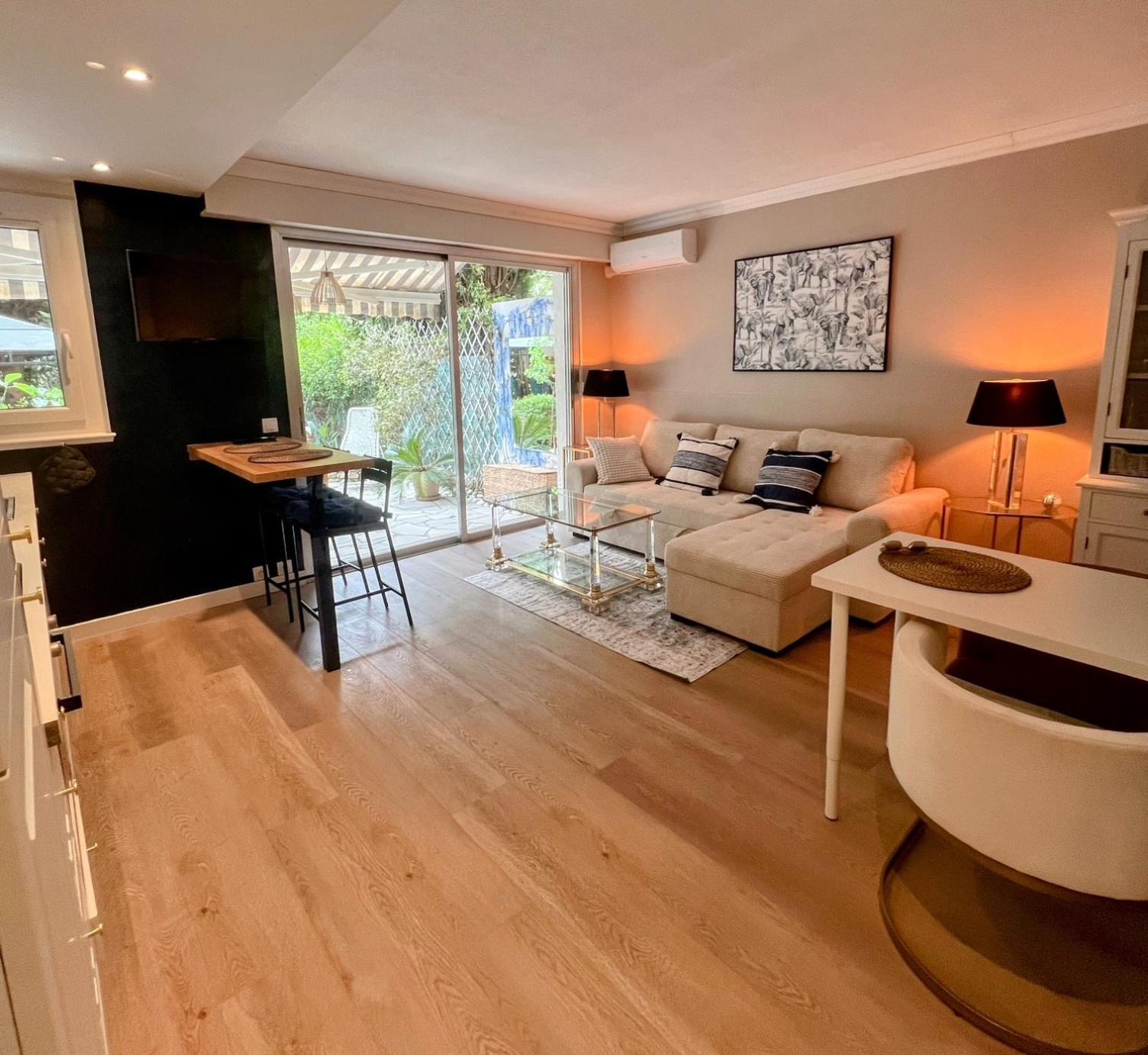 Superbe Appartement Avec Terrasse Jardin Et Parking Prive Saint-Tropez Exterior photo